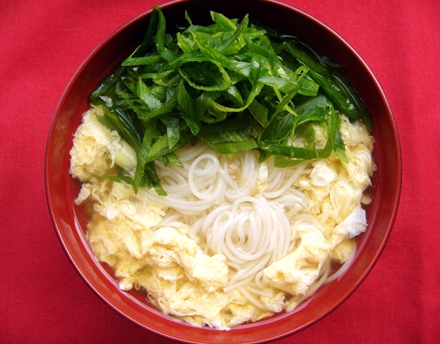 結崎ネブカたっぷり大和なでしこ卵とじにゅうめん　葛仕立て