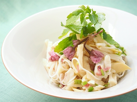 三輪素麺サラダ仕立て　桜の香り